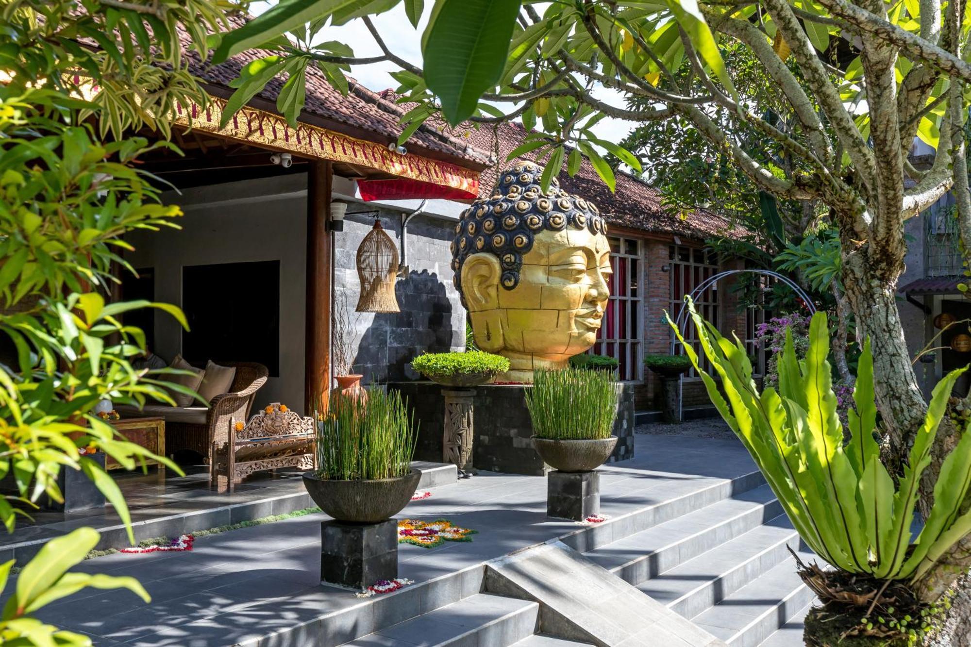 Ubud Raya Boutique Hotel Exterior photo